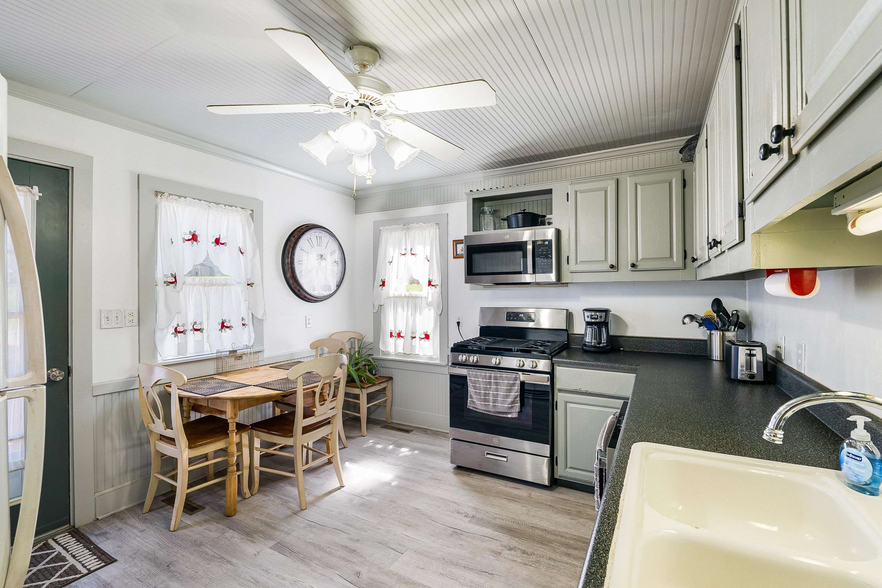 160 HONEYSUCKLE LN, STANLEY, Virginia 22851, 3 Bedrooms Bedrooms, ,1 BathroomBathrooms,Residential,160 HONEYSUCKLE LN,674982 MLS # 674982