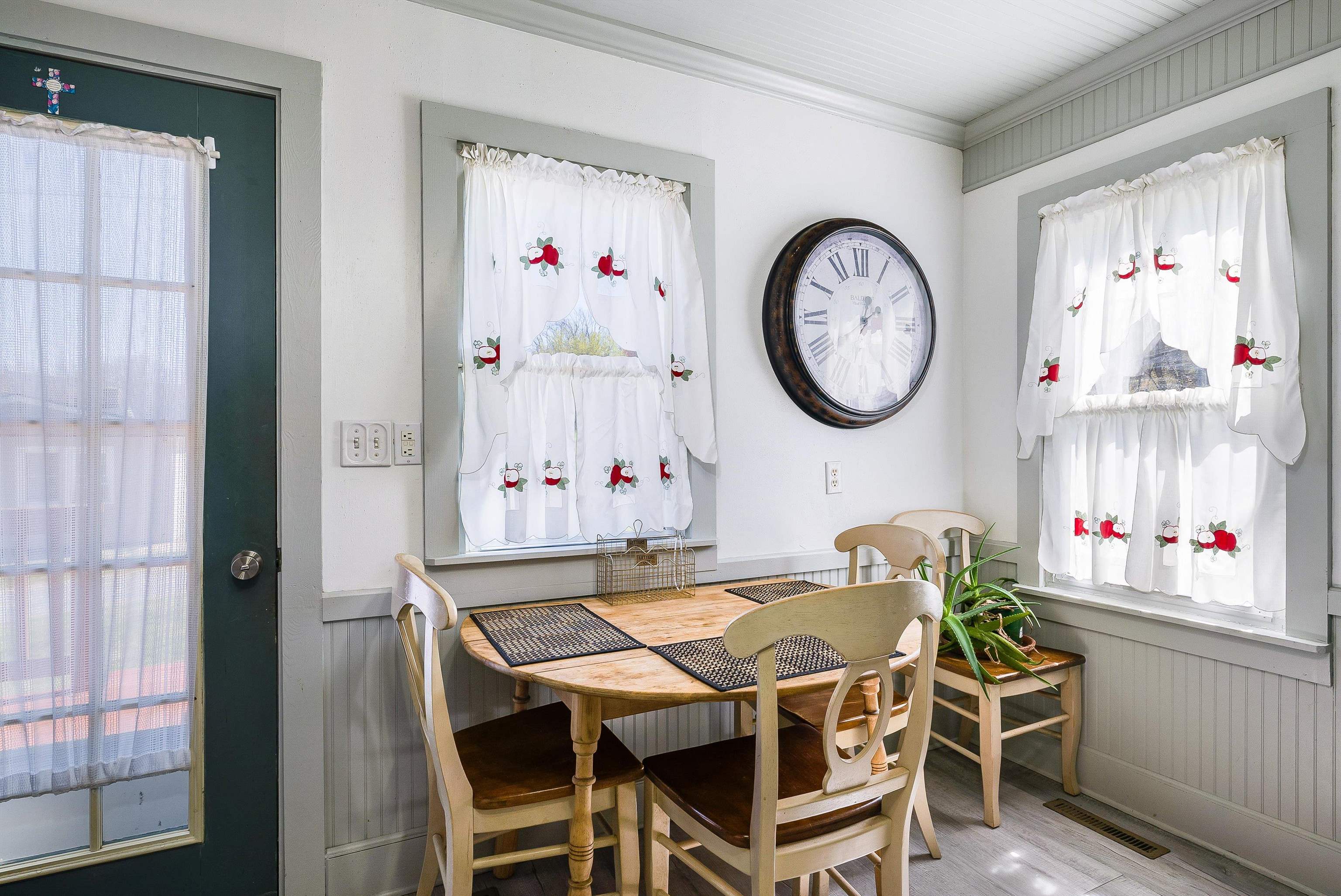 160 HONEYSUCKLE LN, STANLEY, Virginia 22851, 3 Bedrooms Bedrooms, ,1 BathroomBathrooms,Residential,160 HONEYSUCKLE LN,674982 MLS # 674982