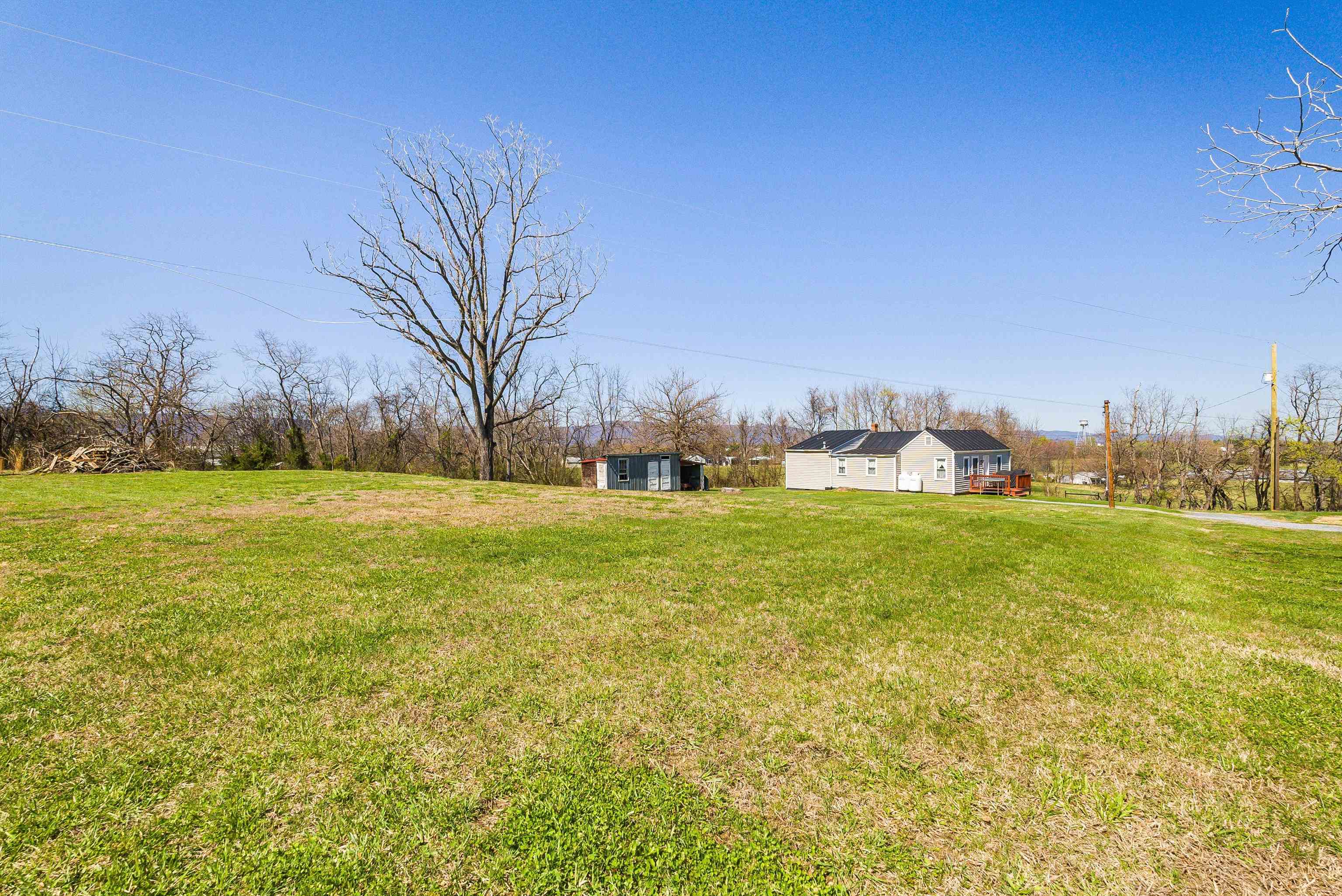 160 HONEYSUCKLE LN, STANLEY, Virginia 22851, 3 Bedrooms Bedrooms, ,1 BathroomBathrooms,Residential,160 HONEYSUCKLE LN,674982 MLS # 674982