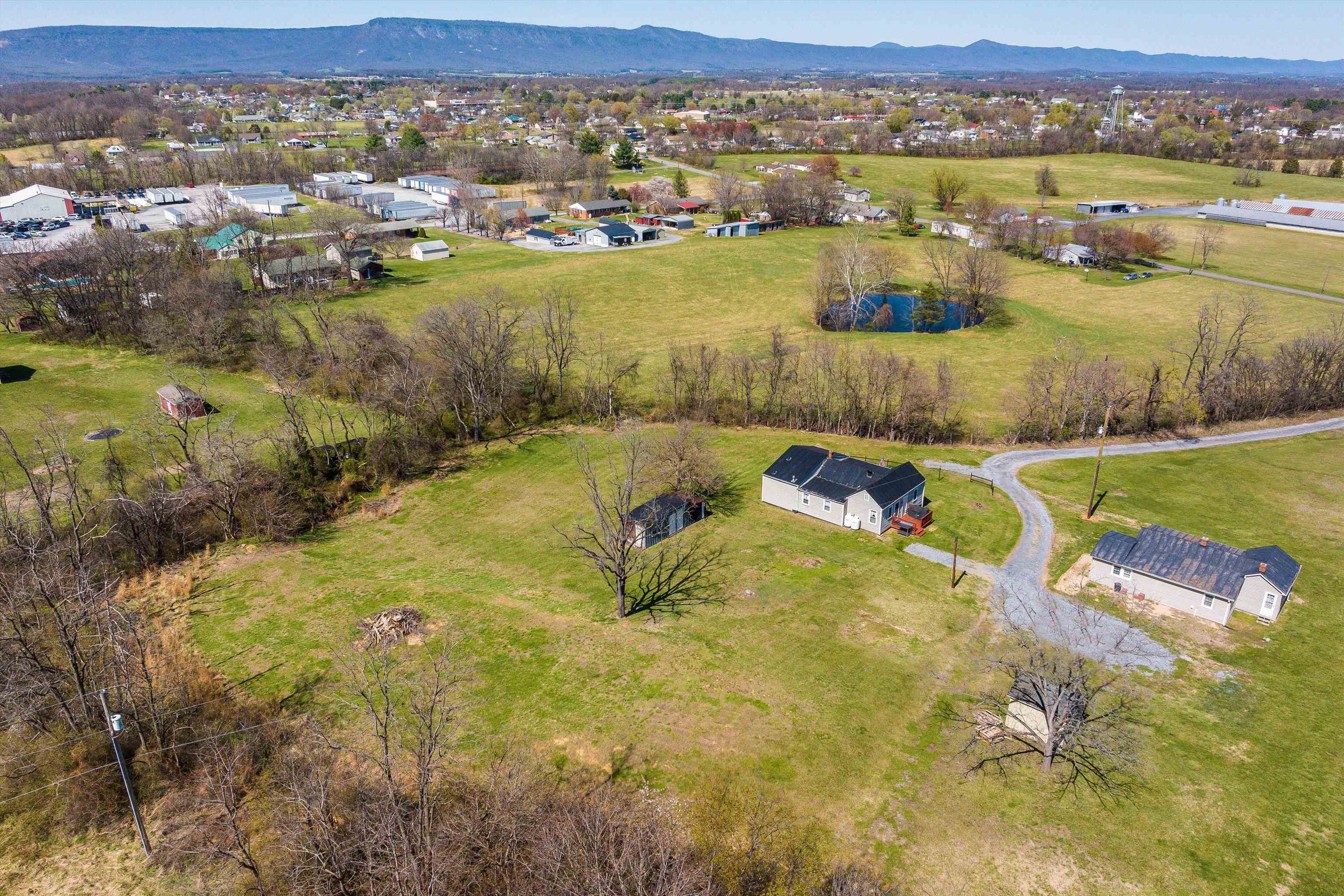 160 HONEYSUCKLE LN, STANLEY, Virginia 22851, 3 Bedrooms Bedrooms, ,1 BathroomBathrooms,Residential,160 HONEYSUCKLE LN,674982 MLS # 674982