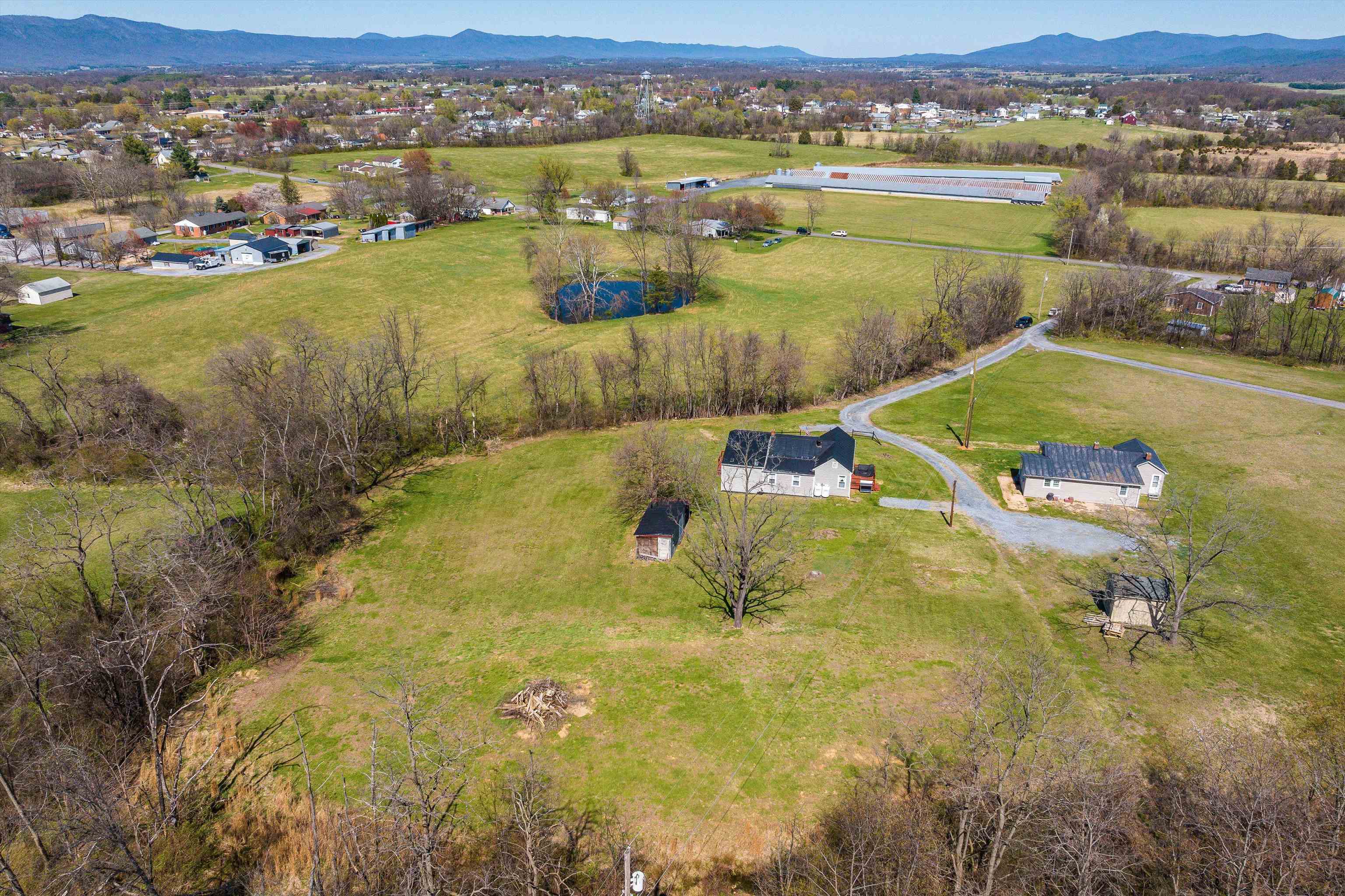 160 HONEYSUCKLE LN, STANLEY, Virginia 22851, 3 Bedrooms Bedrooms, ,1 BathroomBathrooms,Residential,160 HONEYSUCKLE LN,674982 MLS # 674982