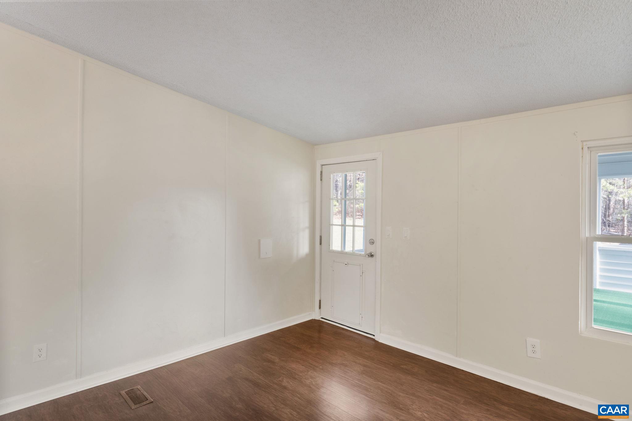 11527 S CONSTITUTION RTE, SCOTTSVILLE, Virginia 24590, 3 Bedrooms Bedrooms, ,2 BathroomsBathrooms,Residential,11527 S CONSTITUTION RTE,674984 MLS # 674984