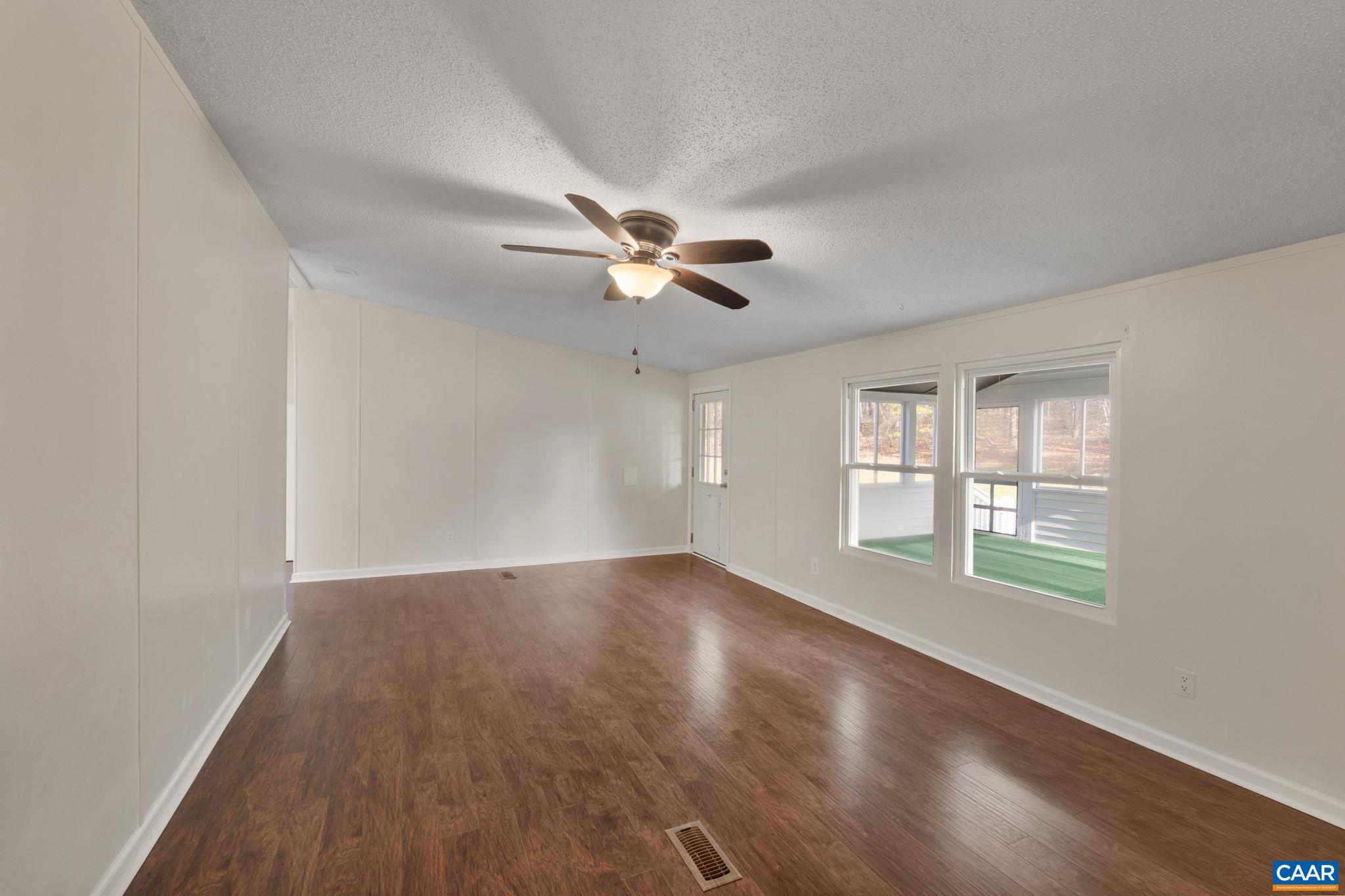 11527 S CONSTITUTION RTE, SCOTTSVILLE, Virginia 24590, 3 Bedrooms Bedrooms, ,2 BathroomsBathrooms,Residential,11527 S CONSTITUTION RTE,674984 MLS # 674984