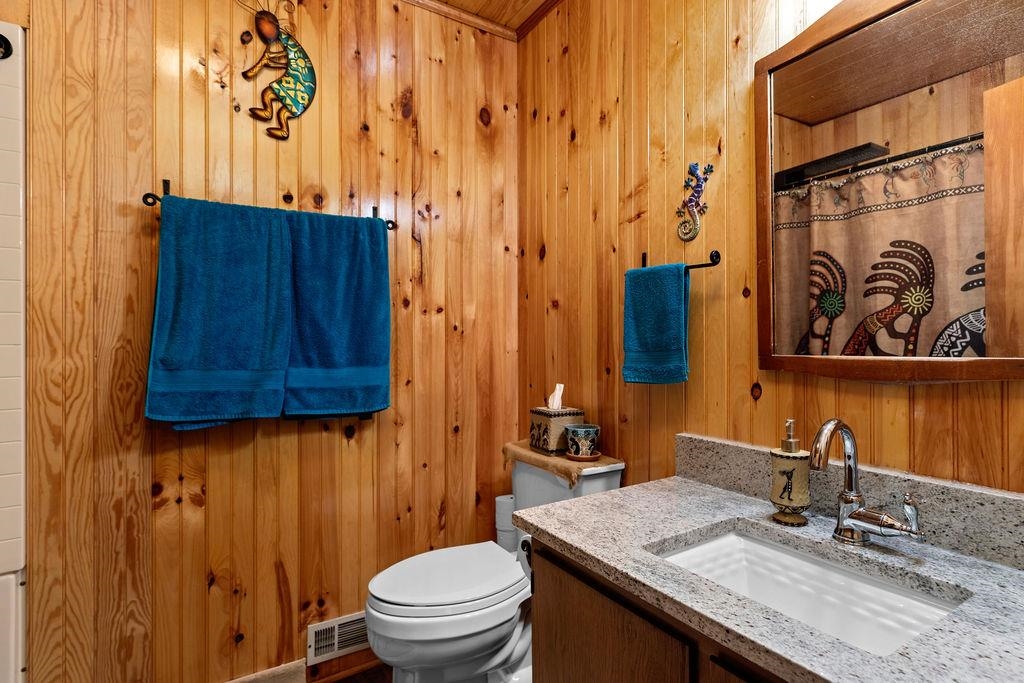 1063 S HIGH VALLEY DR, MONTEREY, Virginia 24465, 2 Bedrooms Bedrooms, ,2 BathroomsBathrooms,Residential,Knight,1063 S HIGH VALLEY DR,674995 MLS # 674995 1063 S HIGH VALLEY DR, MONTEREY, Virginia 24465, 2 Bedrooms Bedrooms, ,2 BathroomsBathrooms,Residential,Knight,1063 S HIGH VALLEY DR,674995 MLS # 674995