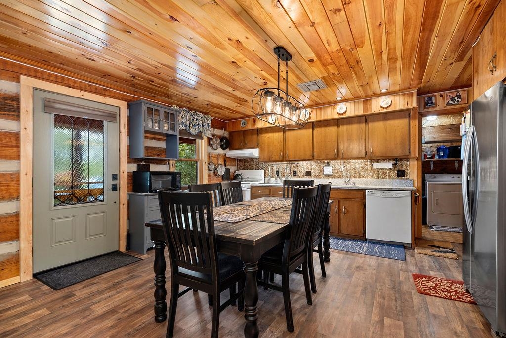 1063 S HIGH VALLEY DR, MONTEREY, Virginia 24465, 2 Bedrooms Bedrooms, ,2 BathroomsBathrooms,Residential,Knight,1063 S HIGH VALLEY DR,674995 MLS # 674995 1063 S HIGH VALLEY DR, MONTEREY, Virginia 24465, 2 Bedrooms Bedrooms, ,2 BathroomsBathrooms,Residential,Knight,1063 S HIGH VALLEY DR,674995 MLS # 674995