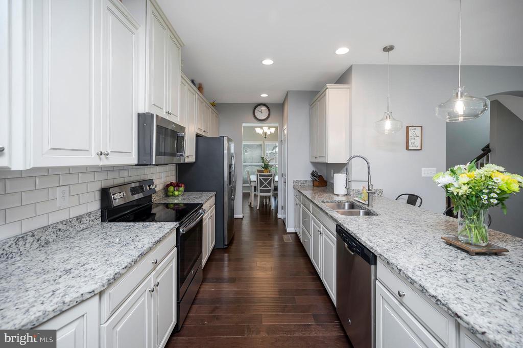 7002 COURTHOUSE COMMONS BLVD, SPOTSYLVANIA, Virginia 22553, 4 Bedrooms Bedrooms, ,3 BathroomsBathrooms,Residential,7002 COURTHOUSE COMMONS BLVD,VASP2040168 MLS # VASP2040168