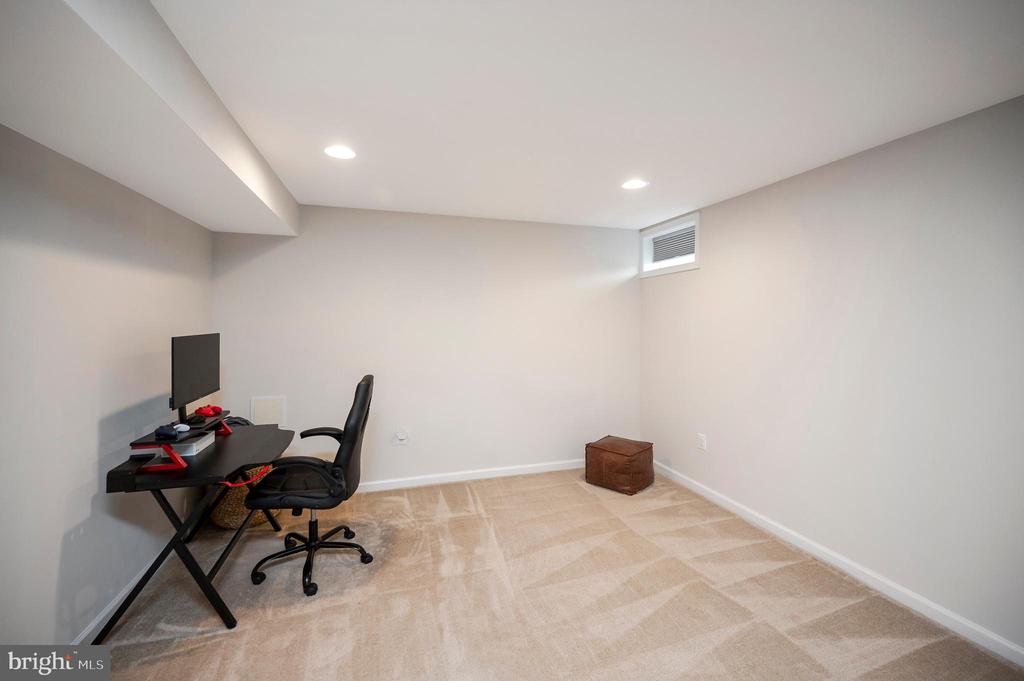 7002 COURTHOUSE COMMONS BLVD, SPOTSYLVANIA, Virginia 22553, 4 Bedrooms Bedrooms, ,3 BathroomsBathrooms,Residential,7002 COURTHOUSE COMMONS BLVD,VASP2040168 MLS # VASP2040168