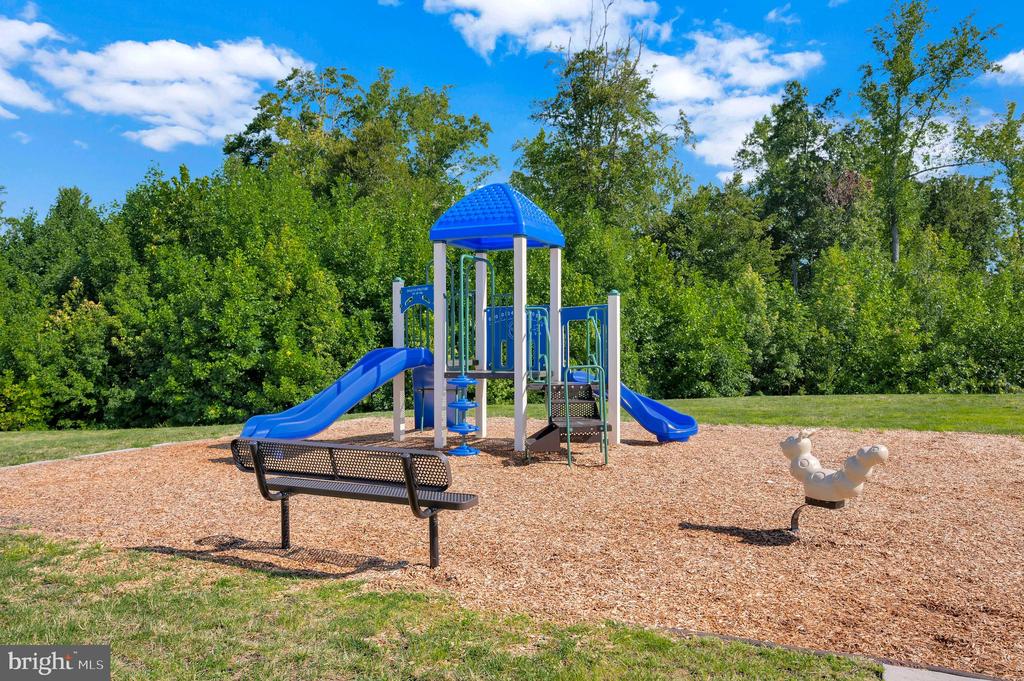 7002 COURTHOUSE COMMONS BLVD, SPOTSYLVANIA, Virginia 22553, 4 Bedrooms Bedrooms, ,3 BathroomsBathrooms,Residential,7002 COURTHOUSE COMMONS BLVD,VASP2040168 MLS # VASP2040168