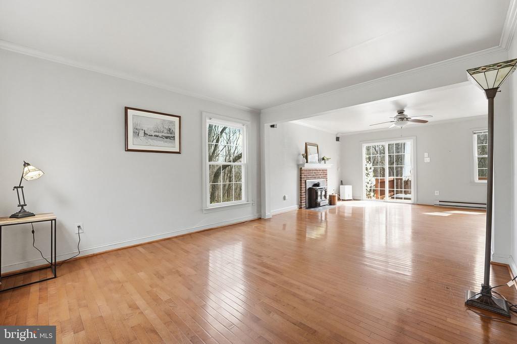 8277 LOCK LN, WARRENTON, Virginia 20186, 5 Bedrooms Bedrooms, ,3 BathroomsBathrooms,Residential,8277 LOCK LN,VAFQ2021058 MLS # VAFQ2021058