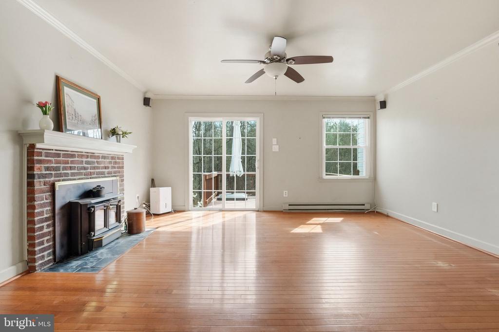 8277 LOCK LN, WARRENTON, Virginia 20186, 5 Bedrooms Bedrooms, ,3 BathroomsBathrooms,Residential,8277 LOCK LN,VAFQ2021058 MLS # VAFQ2021058