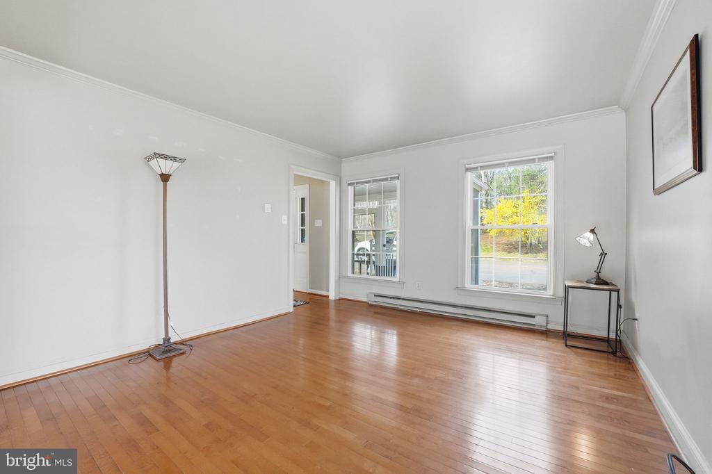 8277 LOCK LN, WARRENTON, Virginia 20186, 5 Bedrooms Bedrooms, ,3 BathroomsBathrooms,Residential,8277 LOCK LN,VAFQ2021058 MLS # VAFQ2021058