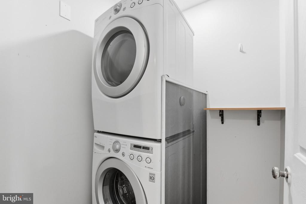 8277 LOCK LN, WARRENTON, Virginia 20186, 5 Bedrooms Bedrooms, ,3 BathroomsBathrooms,Residential,8277 LOCK LN,VAFQ2021058 MLS # VAFQ2021058