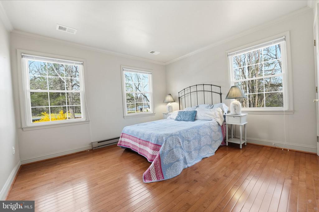 8277 LOCK LN, WARRENTON, Virginia 20186, 5 Bedrooms Bedrooms, ,3 BathroomsBathrooms,Residential,8277 LOCK LN,VAFQ2021058 MLS # VAFQ2021058