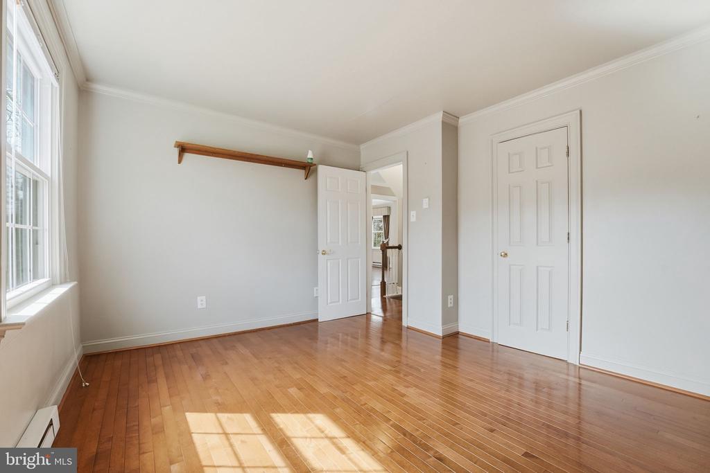 8277 LOCK LN, WARRENTON, Virginia 20186, 5 Bedrooms Bedrooms, ,3 BathroomsBathrooms,Residential,8277 LOCK LN,VAFQ2021058 MLS # VAFQ2021058