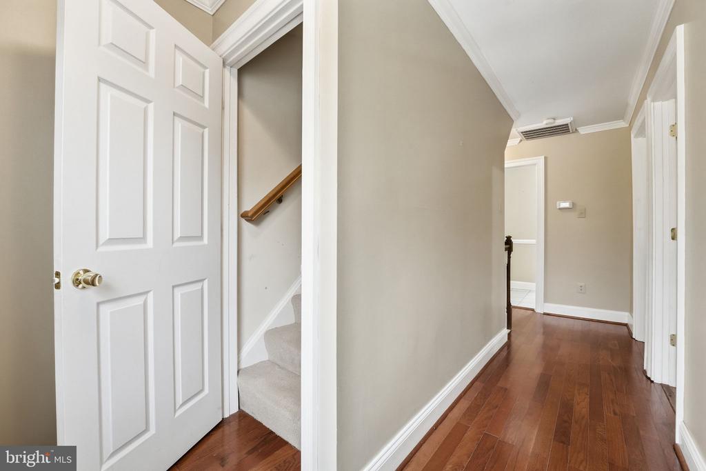 8277 LOCK LN, WARRENTON, Virginia 20186, 5 Bedrooms Bedrooms, ,3 BathroomsBathrooms,Residential,8277 LOCK LN,VAFQ2021058 MLS # VAFQ2021058