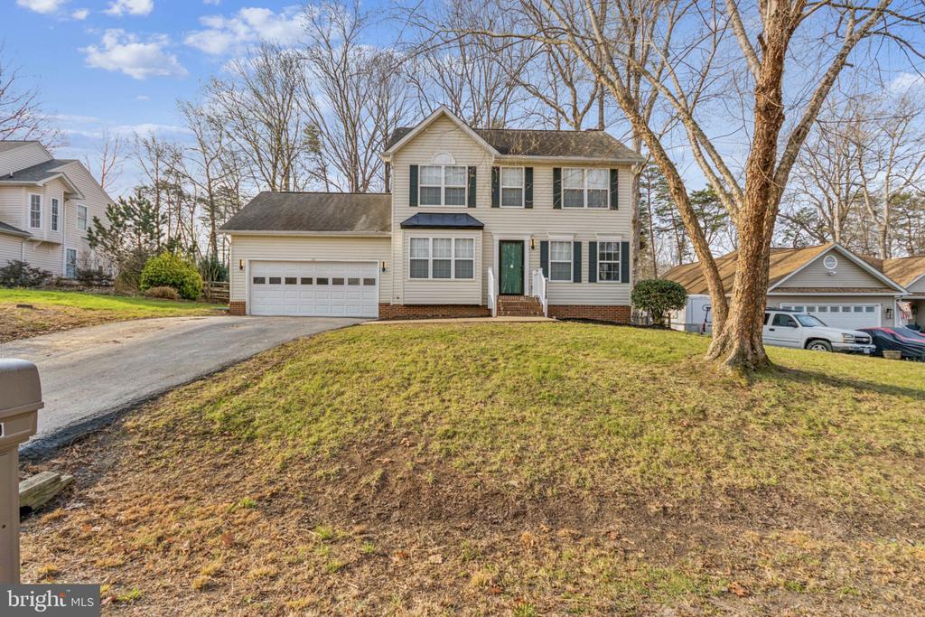 11709 WOODLAND VIEW DR, FREDERICKSBURG, Virginia 22407, 4 Bedrooms Bedrooms, ,3 BathroomsBathrooms,Residential,11709 WOODLAND VIEW DR,VASP2040396 MLS # VASP2040396