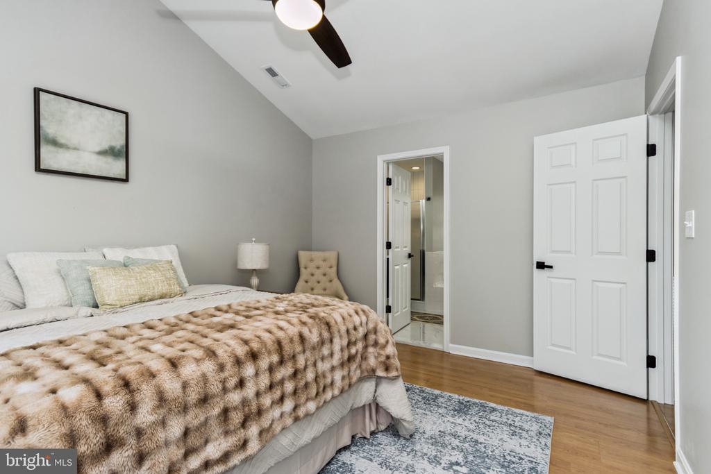 11709 WOODLAND VIEW DR, FREDERICKSBURG, Virginia 22407, 4 Bedrooms Bedrooms, ,3 BathroomsBathrooms,Residential,11709 WOODLAND VIEW DR,VASP2040396 MLS # VASP2040396