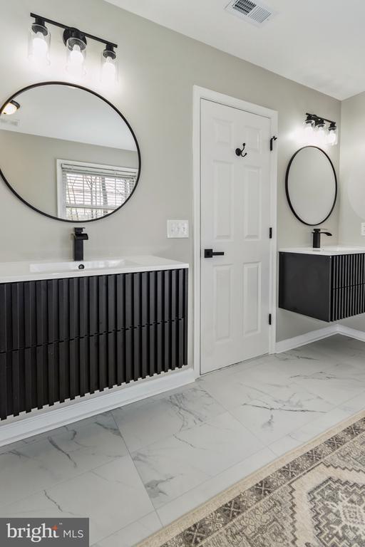 11709 WOODLAND VIEW DR, FREDERICKSBURG, Virginia 22407, 4 Bedrooms Bedrooms, ,3 BathroomsBathrooms,Residential,11709 WOODLAND VIEW DR,VASP2040396 MLS # VASP2040396