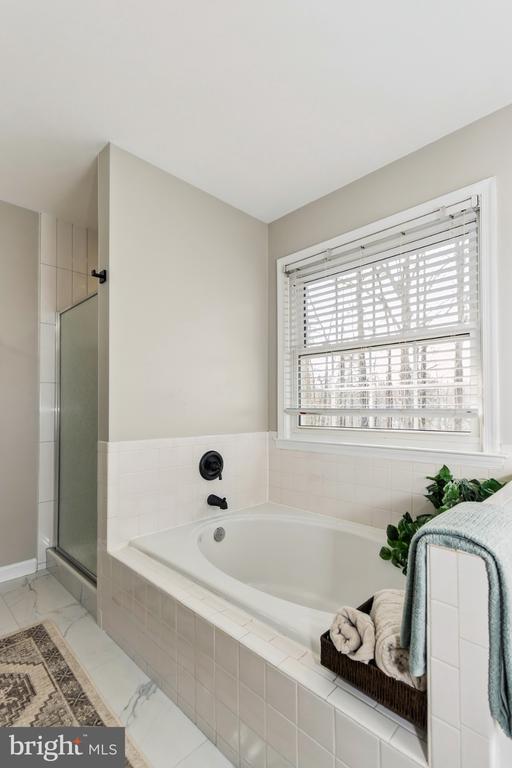 11709 WOODLAND VIEW DR, FREDERICKSBURG, Virginia 22407, 4 Bedrooms Bedrooms, ,3 BathroomsBathrooms,Residential,11709 WOODLAND VIEW DR,VASP2040396 MLS # VASP2040396