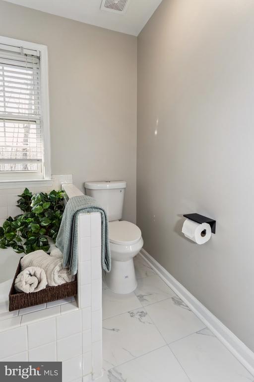 11709 WOODLAND VIEW DR, FREDERICKSBURG, Virginia 22407, 4 Bedrooms Bedrooms, ,3 BathroomsBathrooms,Residential,11709 WOODLAND VIEW DR,VASP2040396 MLS # VASP2040396