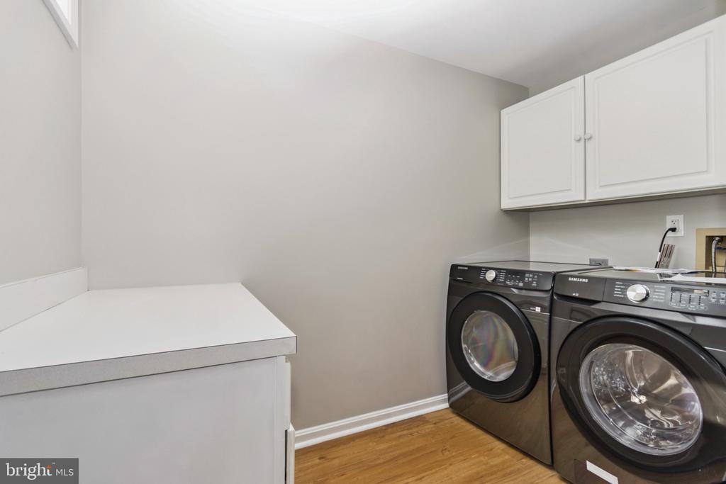 11709 WOODLAND VIEW DR, FREDERICKSBURG, Virginia 22407, 4 Bedrooms Bedrooms, ,3 BathroomsBathrooms,Residential,11709 WOODLAND VIEW DR,VASP2040396 MLS # VASP2040396