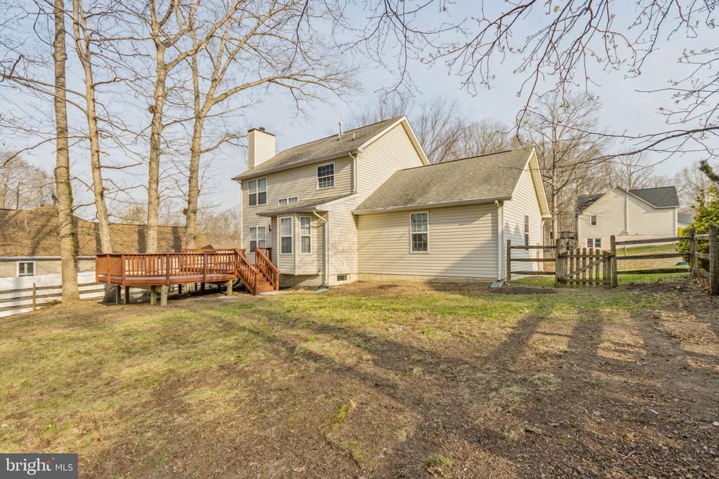 11709 WOODLAND VIEW DR, FREDERICKSBURG, Virginia 22407, 4 Bedrooms Bedrooms, ,3 BathroomsBathrooms,Residential,11709 WOODLAND VIEW DR,VASP2040396 MLS # VASP2040396