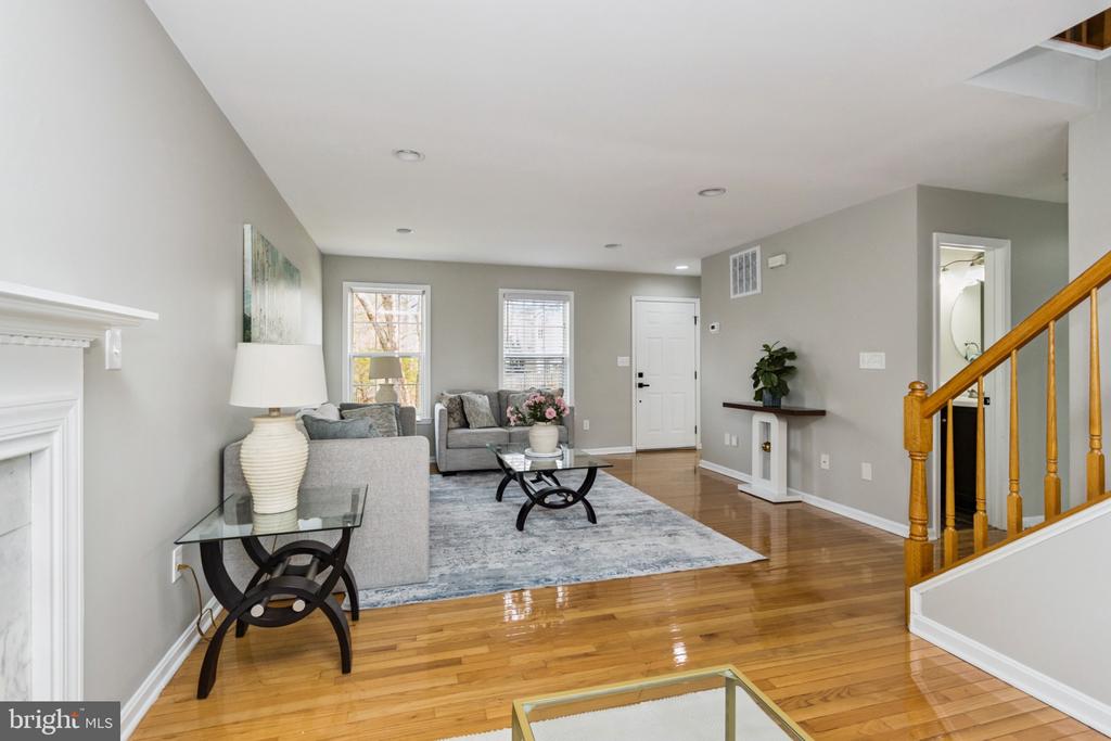 11709 WOODLAND VIEW DR, FREDERICKSBURG, Virginia 22407, 4 Bedrooms Bedrooms, ,3 BathroomsBathrooms,Residential,11709 WOODLAND VIEW DR,VASP2040396 MLS # VASP2040396