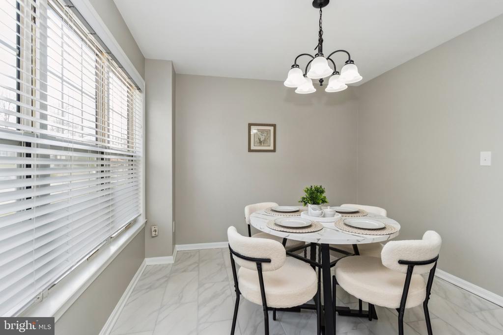 11709 WOODLAND VIEW DR, FREDERICKSBURG, Virginia 22407, 4 Bedrooms Bedrooms, ,3 BathroomsBathrooms,Residential,11709 WOODLAND VIEW DR,VASP2040396 MLS # VASP2040396