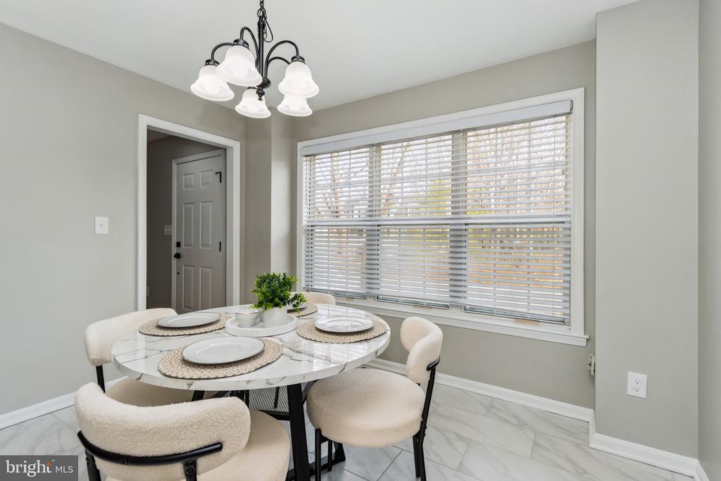 11709 WOODLAND VIEW DR, FREDERICKSBURG, Virginia 22407, 4 Bedrooms Bedrooms, ,3 BathroomsBathrooms,Residential,11709 WOODLAND VIEW DR,VASP2040396 MLS # VASP2040396