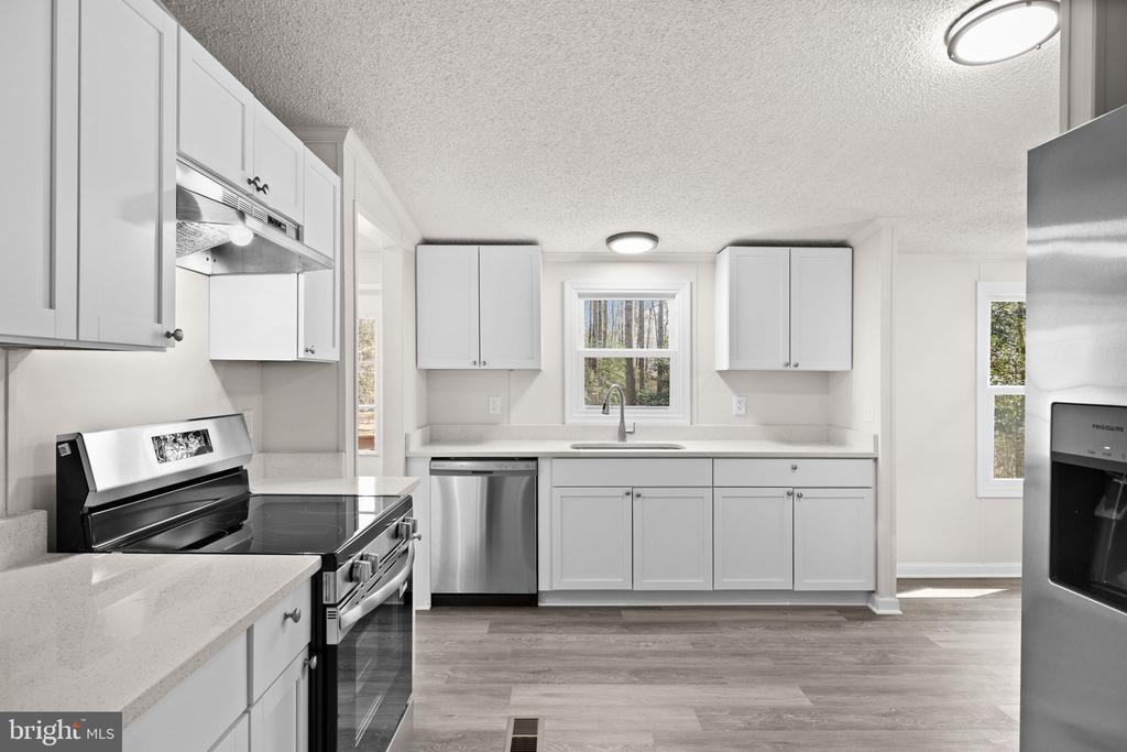 7309 RED FEATHER LN, SPOTSYLVANIA, Virginia 22551, 3 Bedrooms Bedrooms, ,2 BathroomsBathrooms,Residential,7309 RED FEATHER LN,VASP2040400 MLS # VASP2040400