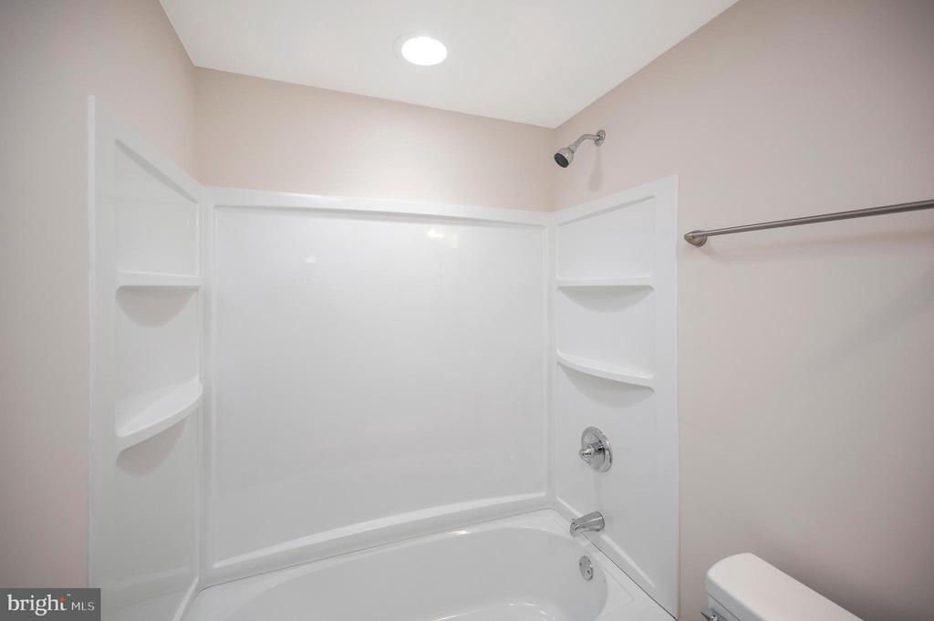 5200 HAMS FORD RD, WOODFORD, Virginia 22580, 4 Bedrooms Bedrooms, ,3 BathroomsBathrooms,Residential,5200 HAMS FORD RD,VASP2040404 MLS # VASP2040404