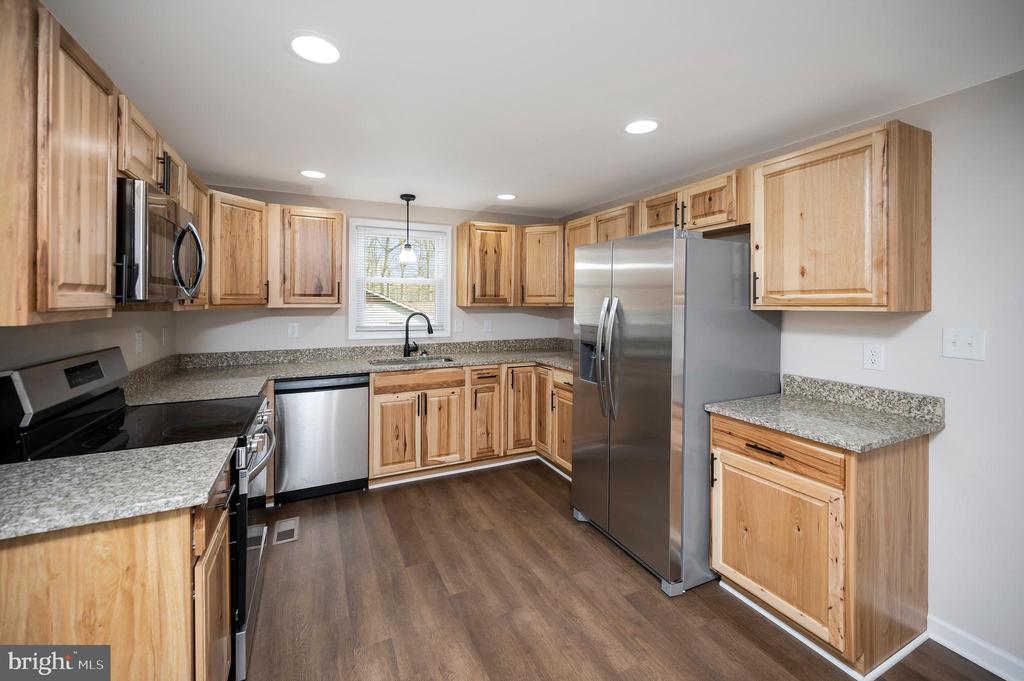 5200 HAMS FORD RD, WOODFORD, Virginia 22580, 4 Bedrooms Bedrooms, ,3 BathroomsBathrooms,Residential,5200 HAMS FORD RD,VASP2040404 MLS # VASP2040404