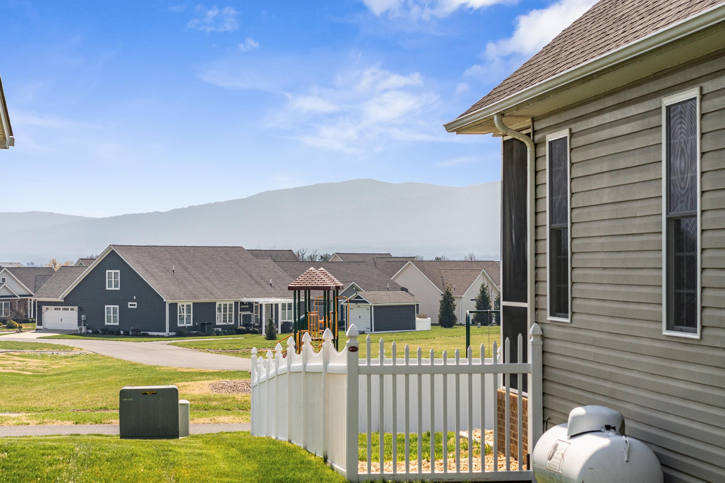 53 MARBLE DR, STUARTS DRAFT, Virginia 24477, 3 Bedrooms Bedrooms, ,2 BathroomsBathrooms,Residential,53 MARBLE DR,675003 MLS # 675003