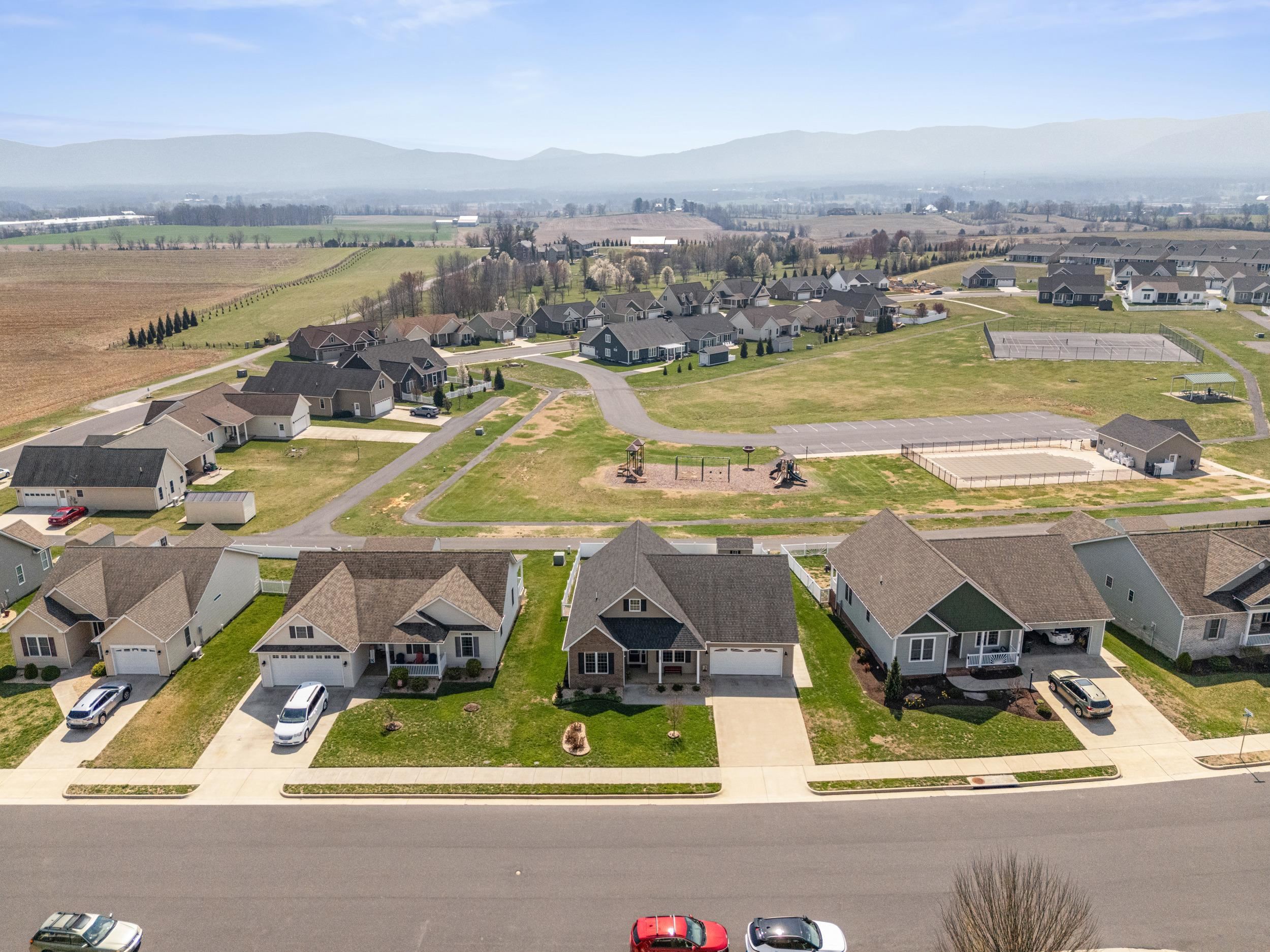 53 MARBLE DR, STUARTS DRAFT, Virginia 24477, 3 Bedrooms Bedrooms, ,2 BathroomsBathrooms,Residential,53 MARBLE DR,675003 MLS # 675003