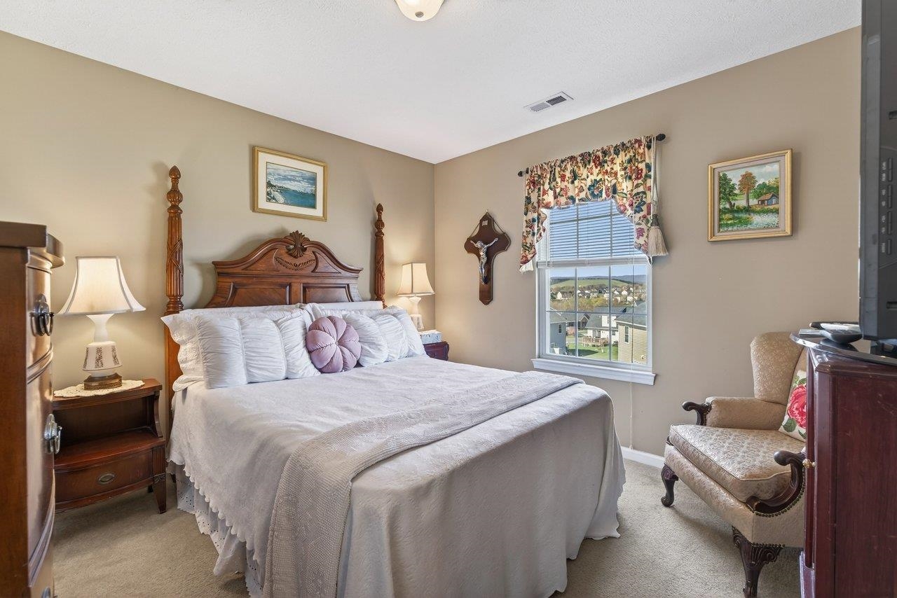 202 TARA DAWN CIR, BROADWAY, Virginia 22815, 3 Bedrooms Bedrooms, ,2 BathroomsBathrooms,Residential,202 TARA DAWN CIR,675006 MLS # 675006