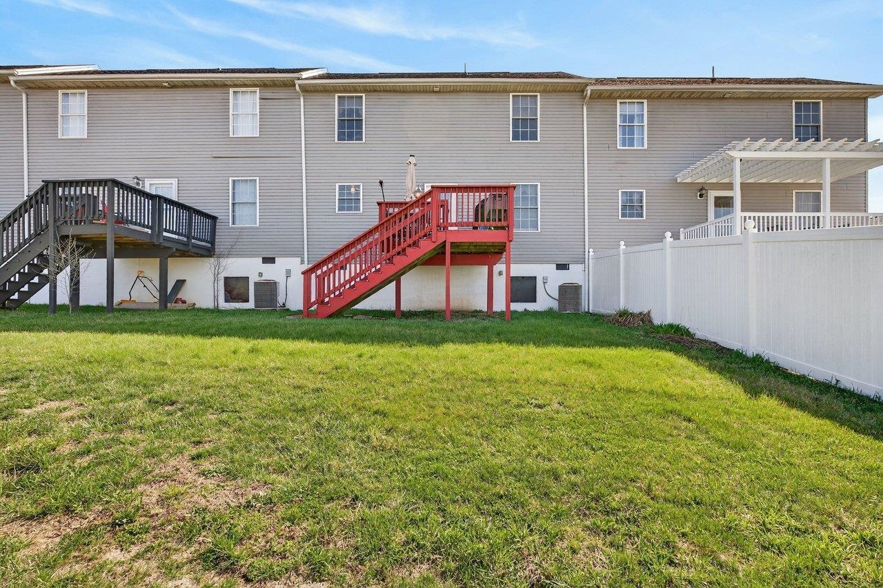 202 TARA DAWN CIR, BROADWAY, Virginia 22815, 3 Bedrooms Bedrooms, ,2 BathroomsBathrooms,Residential,202 TARA DAWN CIR,675006 MLS # 675006