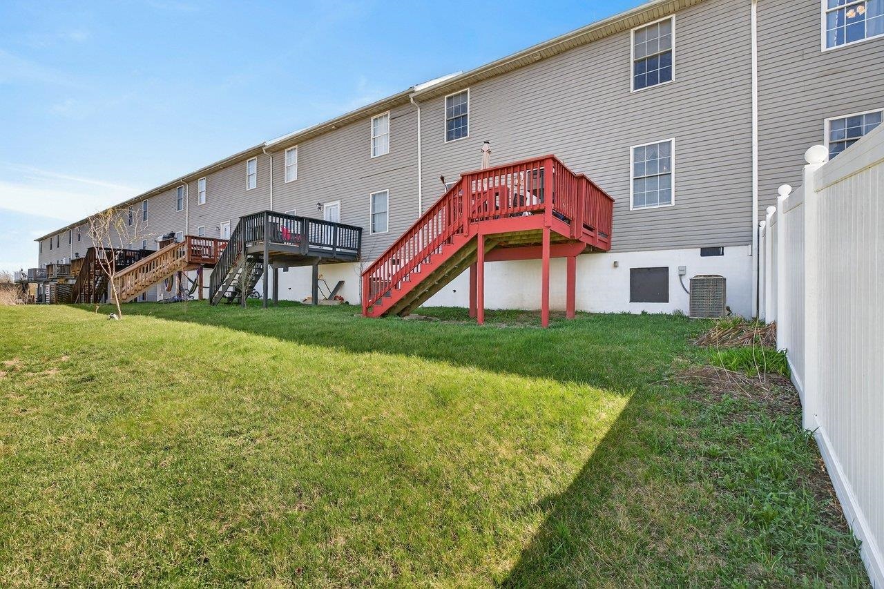 202 TARA DAWN CIR, BROADWAY, Virginia 22815, 3 Bedrooms Bedrooms, ,2 BathroomsBathrooms,Residential,202 TARA DAWN CIR,675006 MLS # 675006