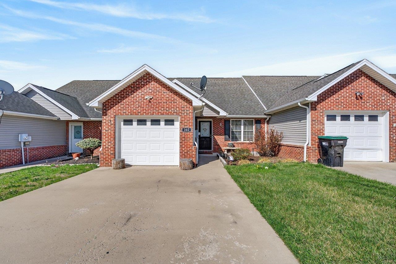 202 TARA DAWN CIR, BROADWAY, Virginia 22815, 3 Bedrooms Bedrooms, ,2 BathroomsBathrooms,Residential,202 TARA DAWN CIR,675006 MLS # 675006