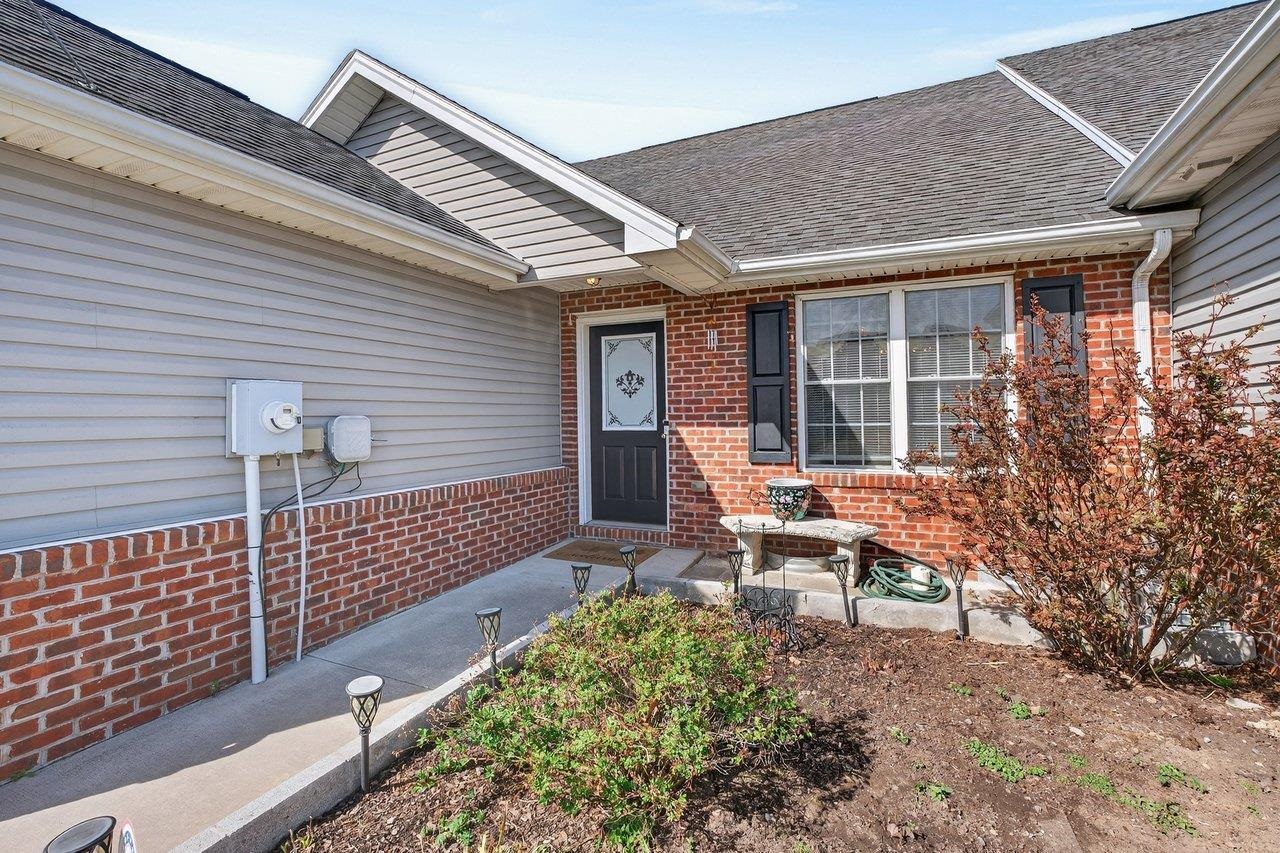 202 TARA DAWN CIR, BROADWAY, Virginia 22815, 3 Bedrooms Bedrooms, ,2 BathroomsBathrooms,Residential,202 TARA DAWN CIR,675006 MLS # 675006