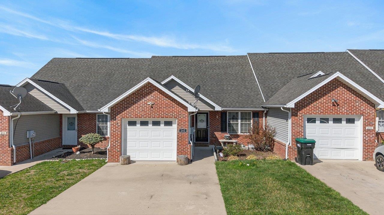 202 TARA DAWN CIR, BROADWAY, Virginia 22815, 3 Bedrooms Bedrooms, ,2 BathroomsBathrooms,Residential,202 TARA DAWN CIR,675006 MLS # 675006