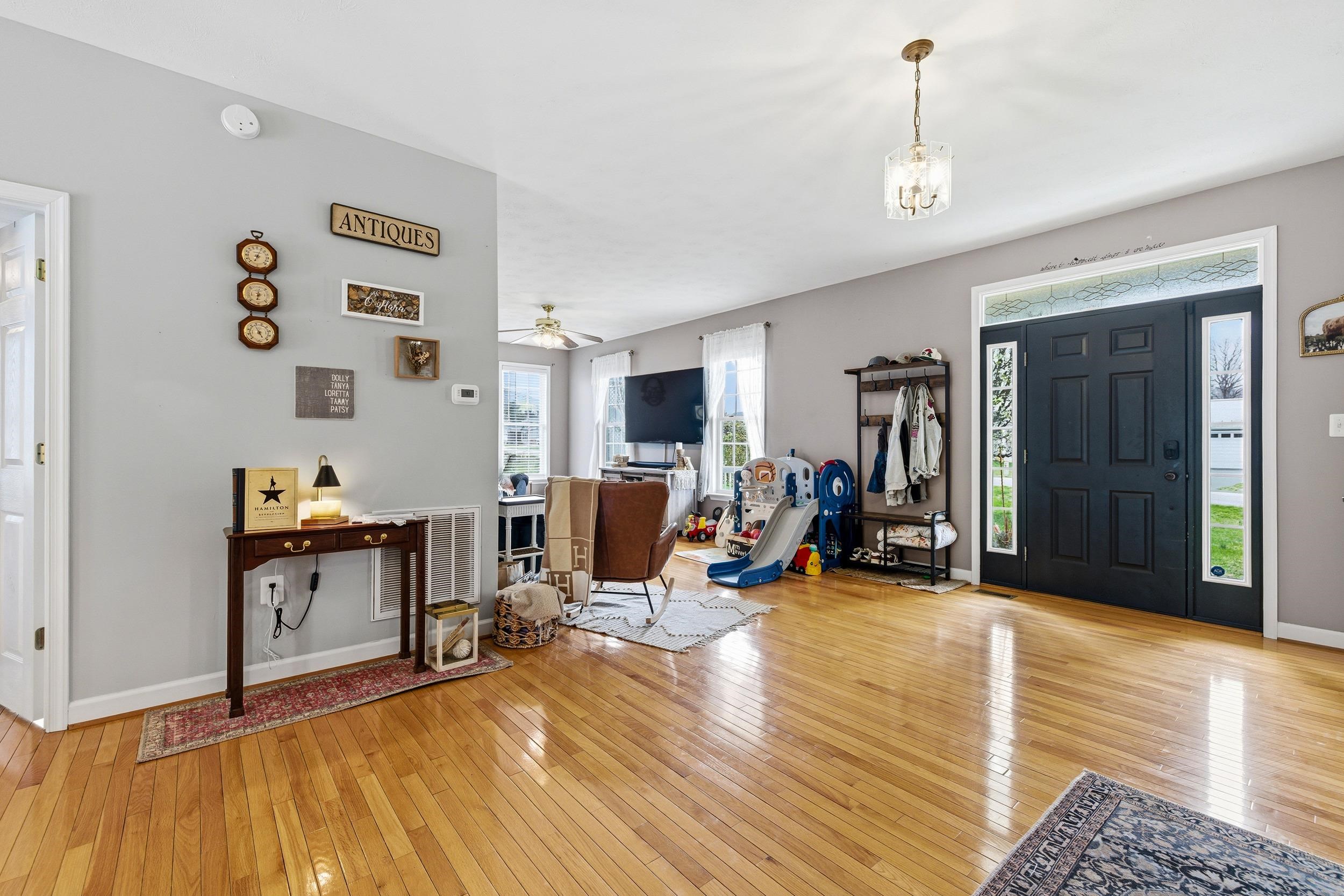 154 W WANDA ST, STANLEY, Virginia 22851, 4 Bedrooms Bedrooms, ,3 BathroomsBathrooms,Residential,154 W WANDA ST,675009 MLS # 675009