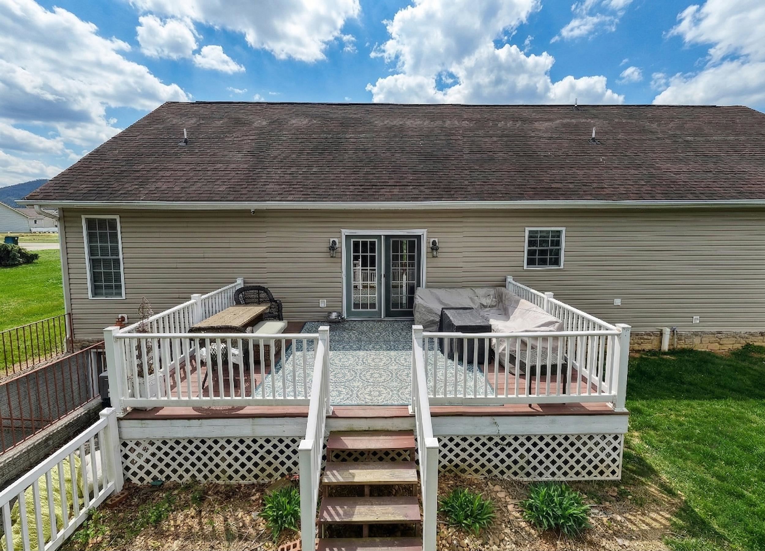 154 W WANDA ST, STANLEY, Virginia 22851, 4 Bedrooms Bedrooms, ,3 BathroomsBathrooms,Residential,154 W WANDA ST,675009 MLS # 675009