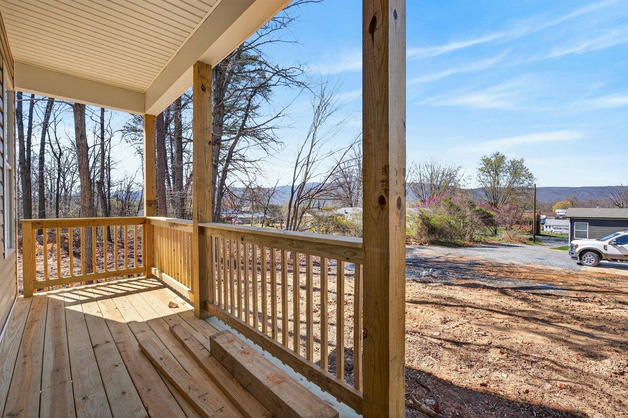 487 POCAHONTAS AVE, SHENANDOAH, Virginia 22849, 3 Bedrooms Bedrooms, ,2 BathroomsBathrooms,Residential,487 POCAHONTAS AVE,675015 MLS # 675015