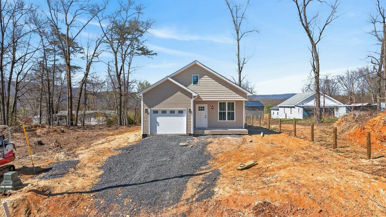 487 POCAHONTAS AVE, SHENANDOAH, Virginia 22849, 3 Bedrooms Bedrooms, ,2 BathroomsBathrooms,Residential,487 POCAHONTAS AVE,675015 MLS # 675015