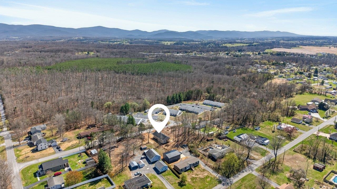 487 POCAHONTAS AVE, SHENANDOAH, Virginia 22849, 3 Bedrooms Bedrooms, ,2 BathroomsBathrooms,Residential,487 POCAHONTAS AVE,675015 MLS # 675015