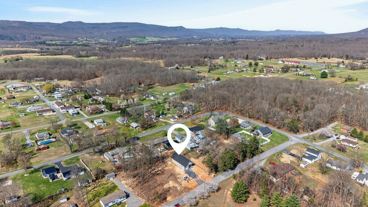 487 POCAHONTAS AVE, SHENANDOAH, Virginia 22849, 3 Bedrooms Bedrooms, ,2 BathroomsBathrooms,Residential,487 POCAHONTAS AVE,675015 MLS # 675015