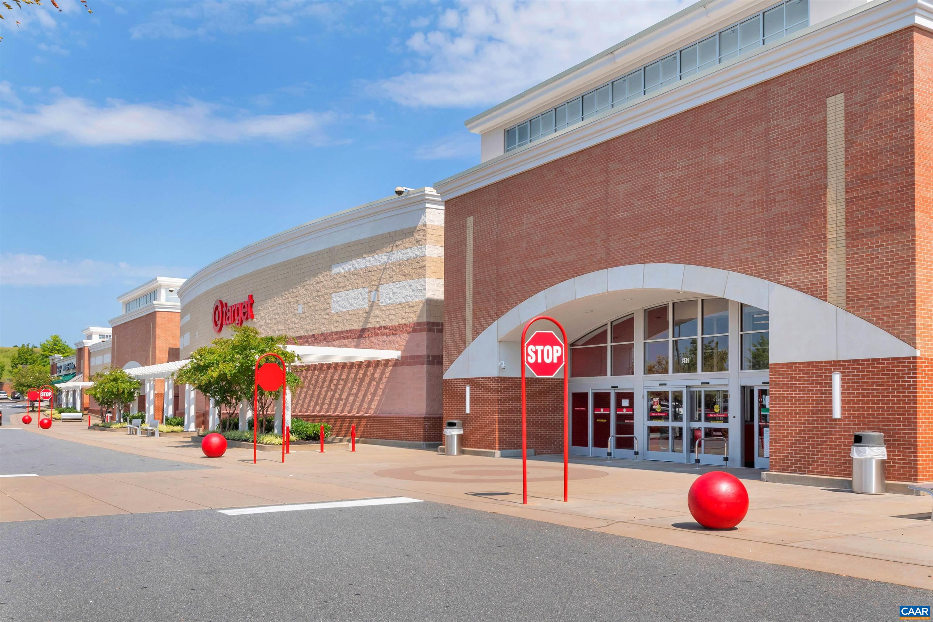 1033 SOMER CHASE CT, CHARLOTTESVILLE, Virginia 22911, 2 Bedrooms Bedrooms, ,3 BathroomsBathrooms,Residential,1033 SOMER CHASE CT,675017 MLS # 675017