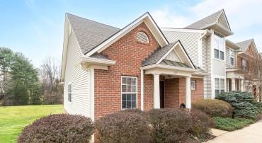 1033 SOMER CHASE CT, CHARLOTTESVILLE, Virginia 22911, 2 Bedrooms Bedrooms, ,3 BathroomsBathrooms,Residential,1033 SOMER CHASE CT,675017 MLS # 675017