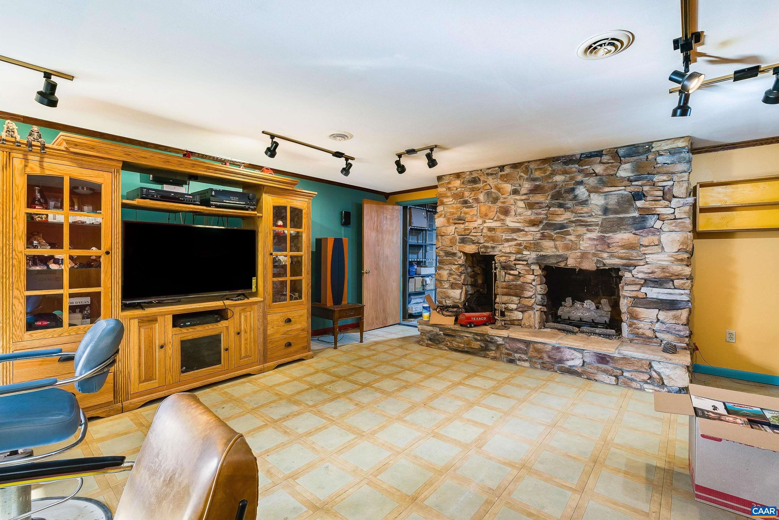 1189 WHITMORE SHOP RD, ROCKINGHAM, Virginia 22802, 3 Bedrooms Bedrooms, ,1 BathroomBathrooms,Residential,1189 WHITMORE SHOP RD,675018 MLS # 675018 1189 WHITMORE SHOP RD, ROCKINGHAM, Virginia 22802, 3 Bedrooms Bedrooms, ,1 BathroomBathrooms,Residential,1189 WHITMORE SHOP RD,675018 MLS # 675018