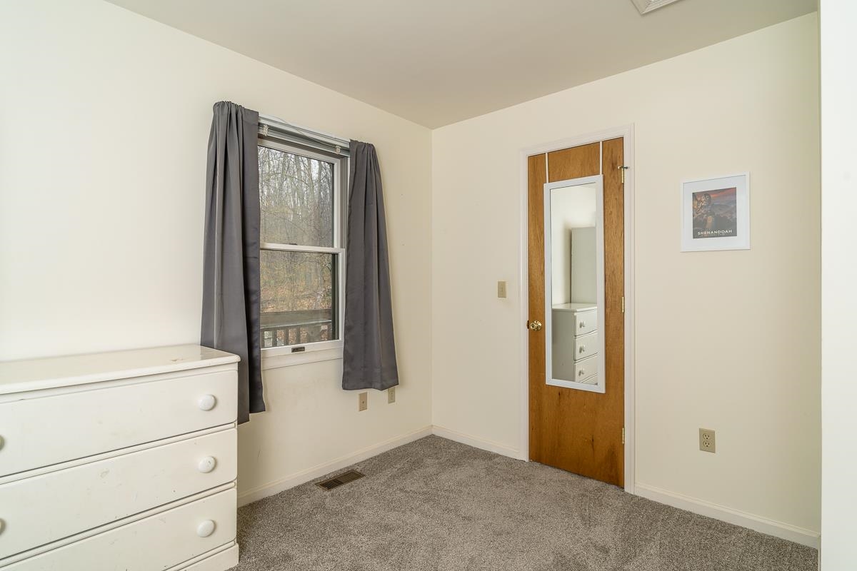 188 NEW MARKET RESERVOIR RD, NEW MARKET, Virginia 22844, 3 Bedrooms Bedrooms, ,2 BathroomsBathrooms,Residential,188 NEW MARKET RESERVOIR RD,675020 MLS # 675020